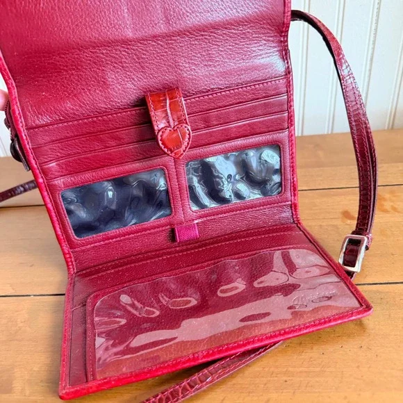 Brighton vintage Red Croc Embossed Leather Heart Purse Adjustable Crossbody - Picture 4 of 13